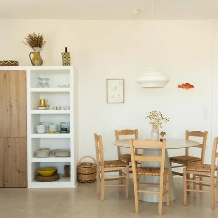 Beyond Naxos-exclusive Vacation 別荘 ミクリ・ヴィグラ