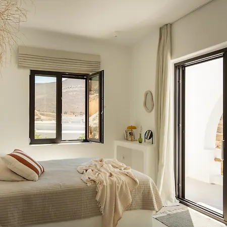 Beyond Naxos-exclusive Vacation 度假居 *